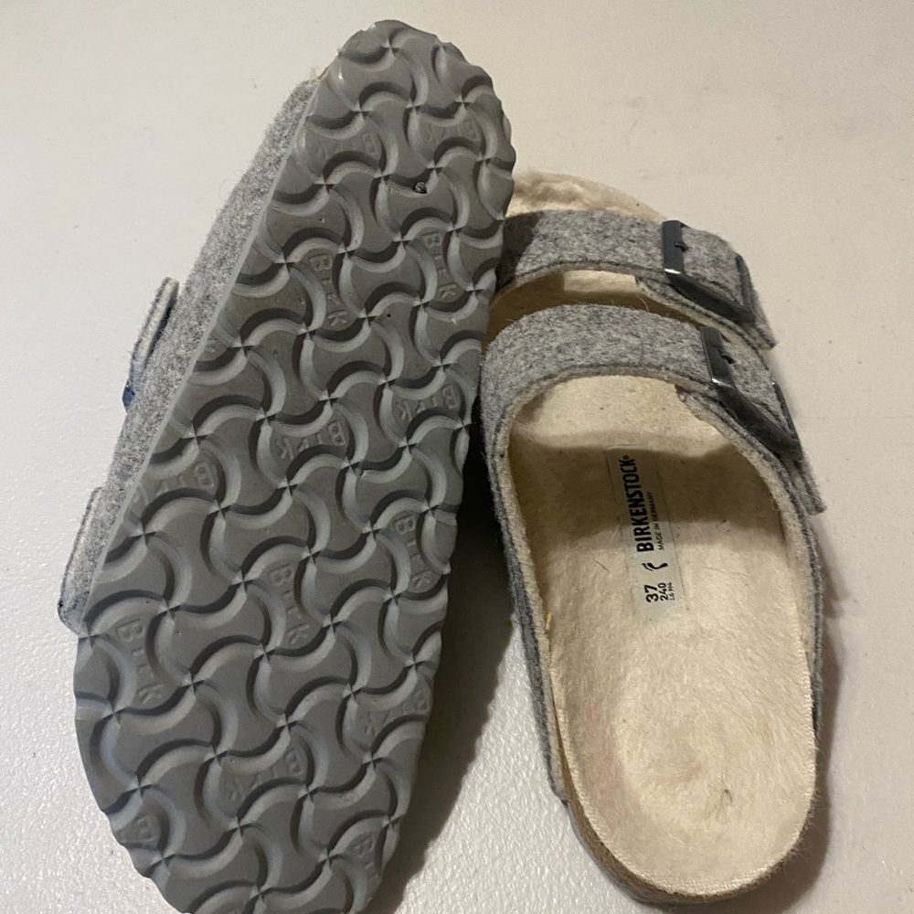 Used gray fuzzy Birkenstocks 37 regular